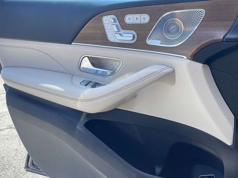 Used 2021 Mercedes-Benz GLS 450 4MATIC image 32