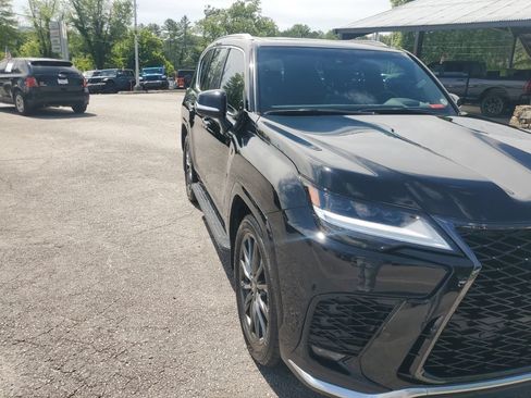 Used 2024 Lexus LX 600 F Sport AWD/4WD image 4