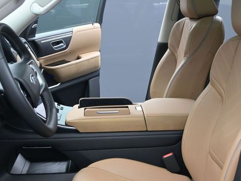 Certified 2025 INFINITI QX80 Luxe image 19