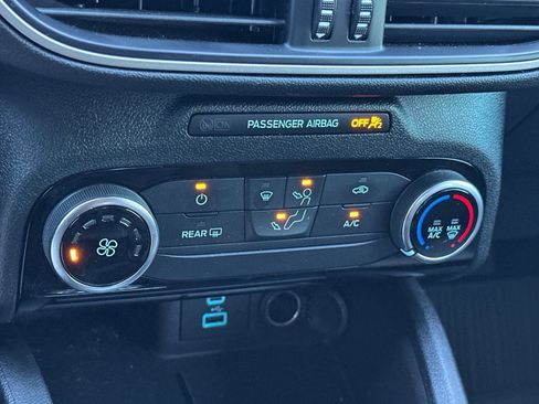 Used 2022 Ford Escape SE FWD image 19