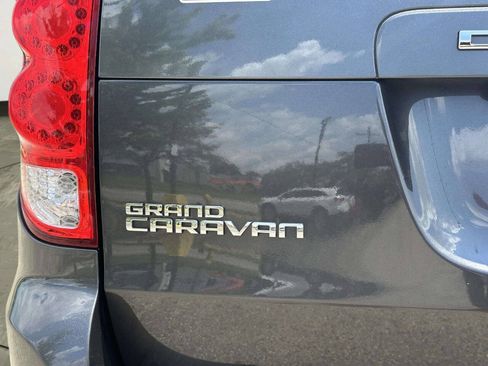 Used 2020 Dodge Grand Caravan SE FWD image 35