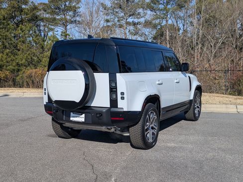 New 2026 Land Rover Defender 110 X-Dynamic SE image 5