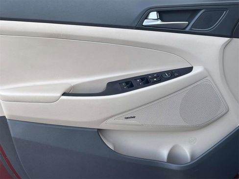 Used 2017 Hyundai Tucson SE Plus image 13
