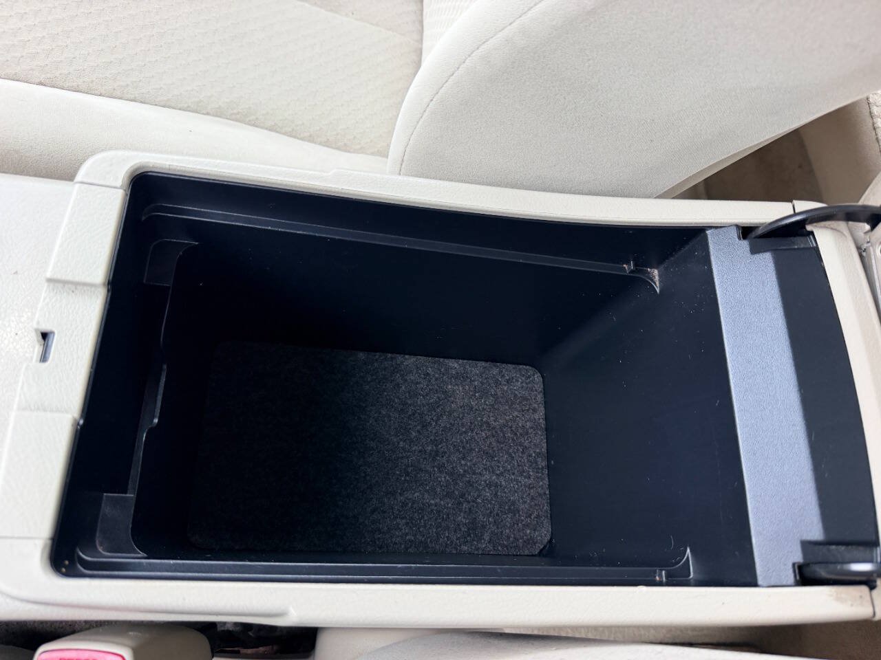 Used 2009 Toyota Camry LE FWD image 38