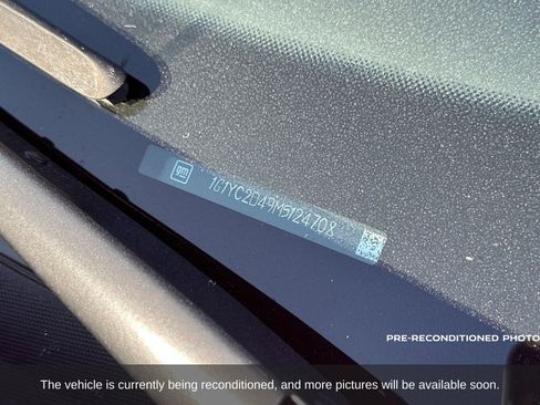 Used 2021 Chevrolet Corvette Stingray w/ Z51 Performance Package image 2