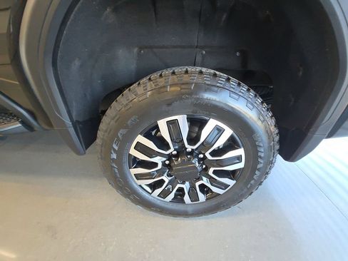 Certified 2024 GMC Sierra 2500 Denali Ultimate AWD/4WD image 26