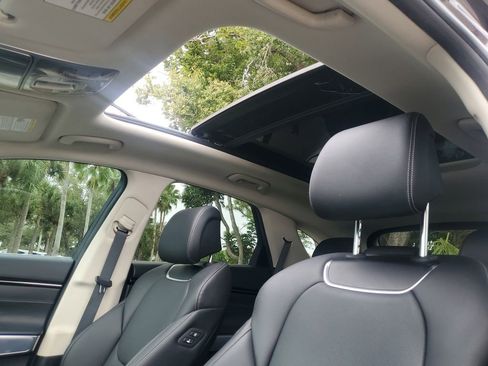 Used 2022 Genesis GV70 2.5T w/ Select Package image 28