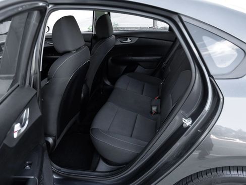 Used 2019 Kia Forte LXS FWD image 39