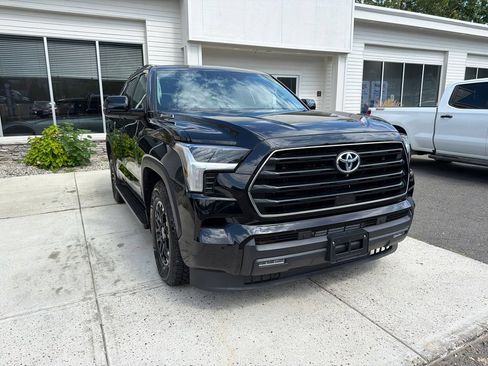 Used 2023 Toyota Sequoia SR5 w/ TRD Off-Road Package AWD/4WD image 4