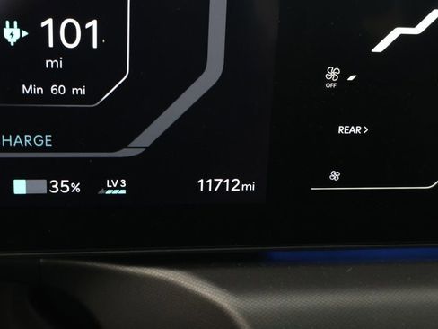 Used 2024 Kia EV9 Land image 16