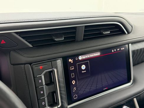 Used 2024 GMC Yukon XL Denali w/ Advanced Technology Package RWD image 32