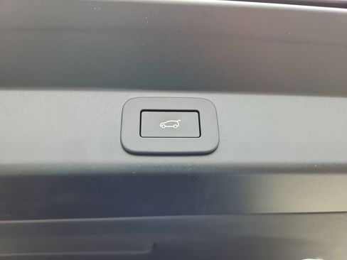 New 2026 Land Rover Range Rover Sport SE AWD/4WD image 14