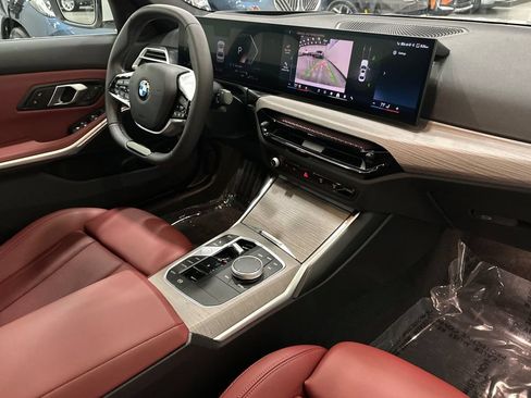 Used 2025 BMW 330i Sedan w/ Premium Package RWD image 17