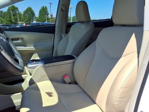 Used 2012 Toyota Prius V Five FWD image 14
