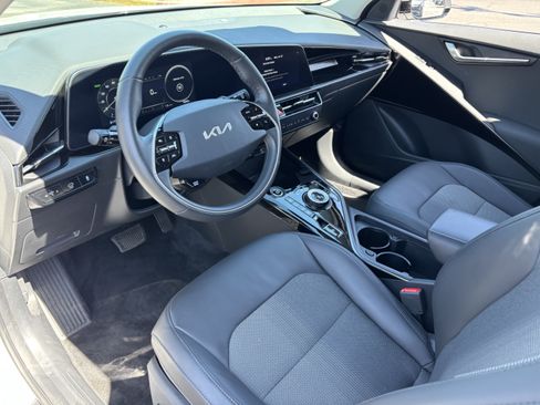 Certified 2023 Kia Niro Wind w/ Wind Preserve Package FWD image 16