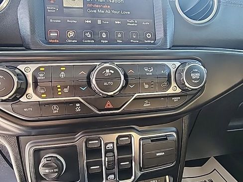 Used 2020 Jeep Gladiator Overland image 19