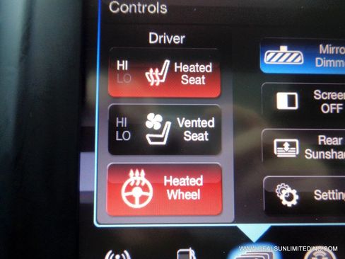 Used 2015 Chrysler 300 C w/ Light Group image 12