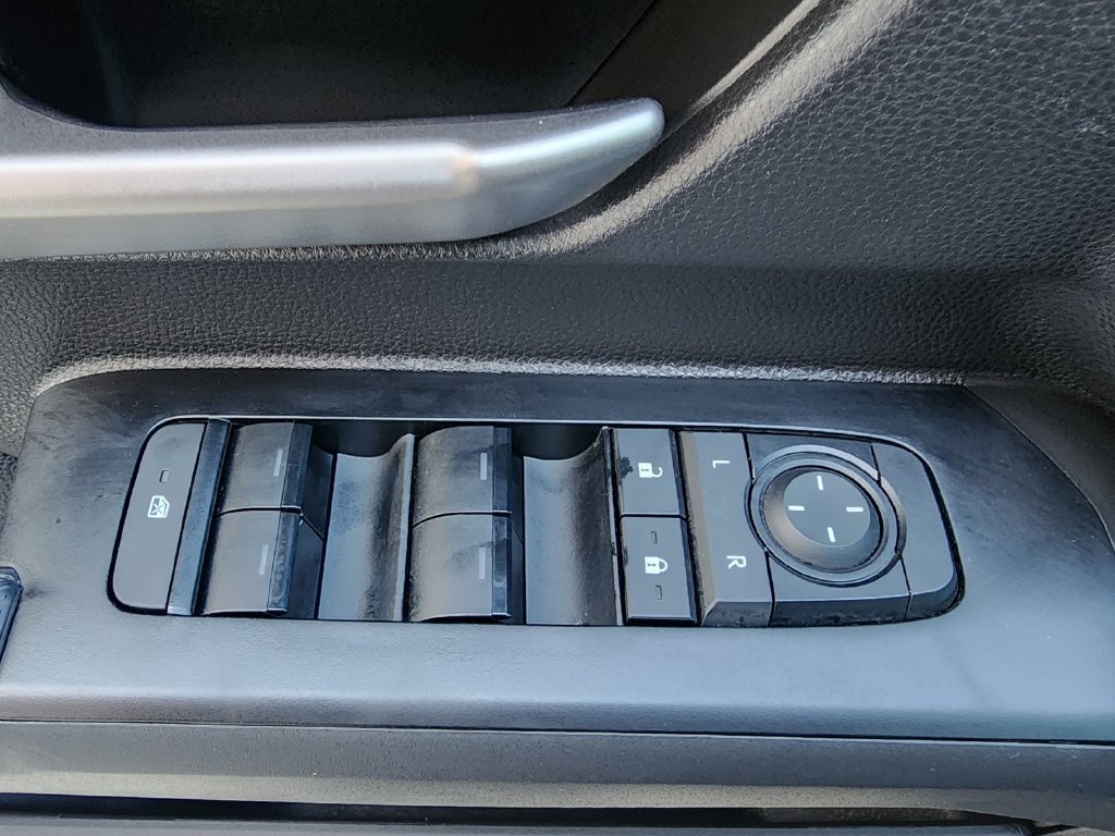 Used 2025 Toyota Tacoma TRD Sport AWD/4WD image 15