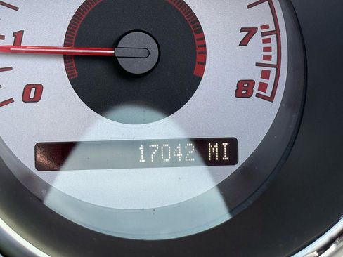 Used 2009 Pontiac Solstice Convertible w/ Premium Package RWD image 14