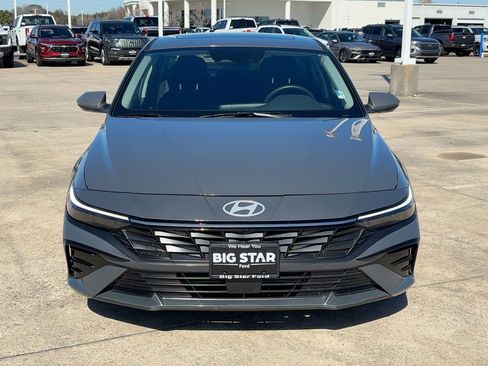 Used 2025 Hyundai Elantra SEL image 10