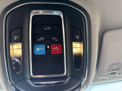 Used 2023 Jeep Grand Cherokee Limited AWD/4WD image 19