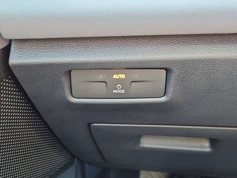 New 2026 Volkswagen Tiguan SE AWD/4WD image 10