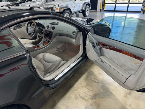 Used 2003 Mercedes-Benz SL 500 image 9