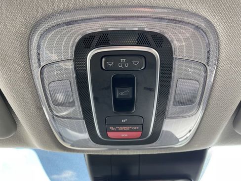 Used 2025 Hyundai Elantra Limited image 20