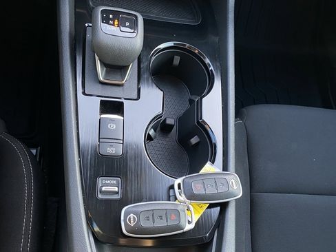 Used 2023 Nissan Rogue S image 14