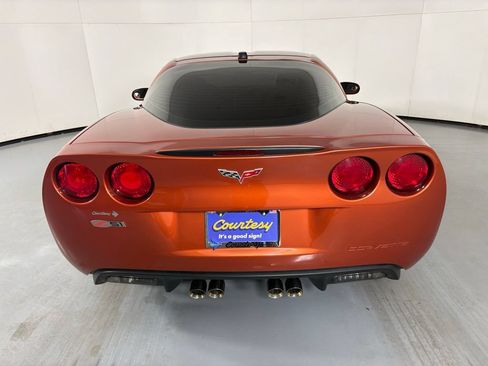 Used 2005 Chevrolet Corvette Coupe w/ Preferred Equipment Group RWD image 7