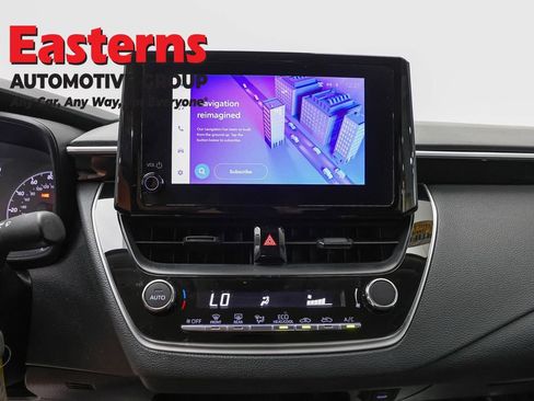 Used 2025 Toyota Corolla LE FWD image 11