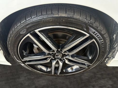 Used 2017 Honda Accord Touring image 37