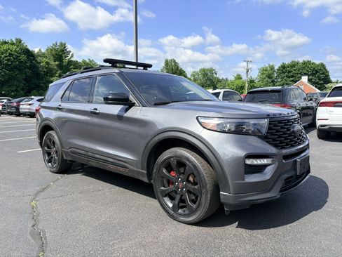 Used 2022 Ford Explorer ST-Line AWD/4WD image 3