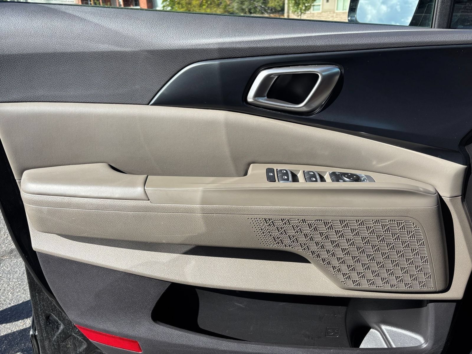 Used 2026 Kia Carnival FWD image 18