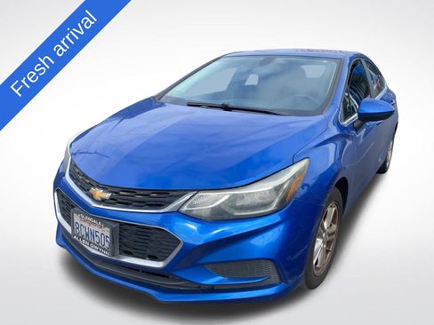 Used 2017 Chevrolet Cruze LT w/ Convenience Package image 1