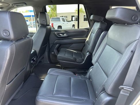 Used 2022 Chevrolet Tahoe LT w/ Luxury Package image 17