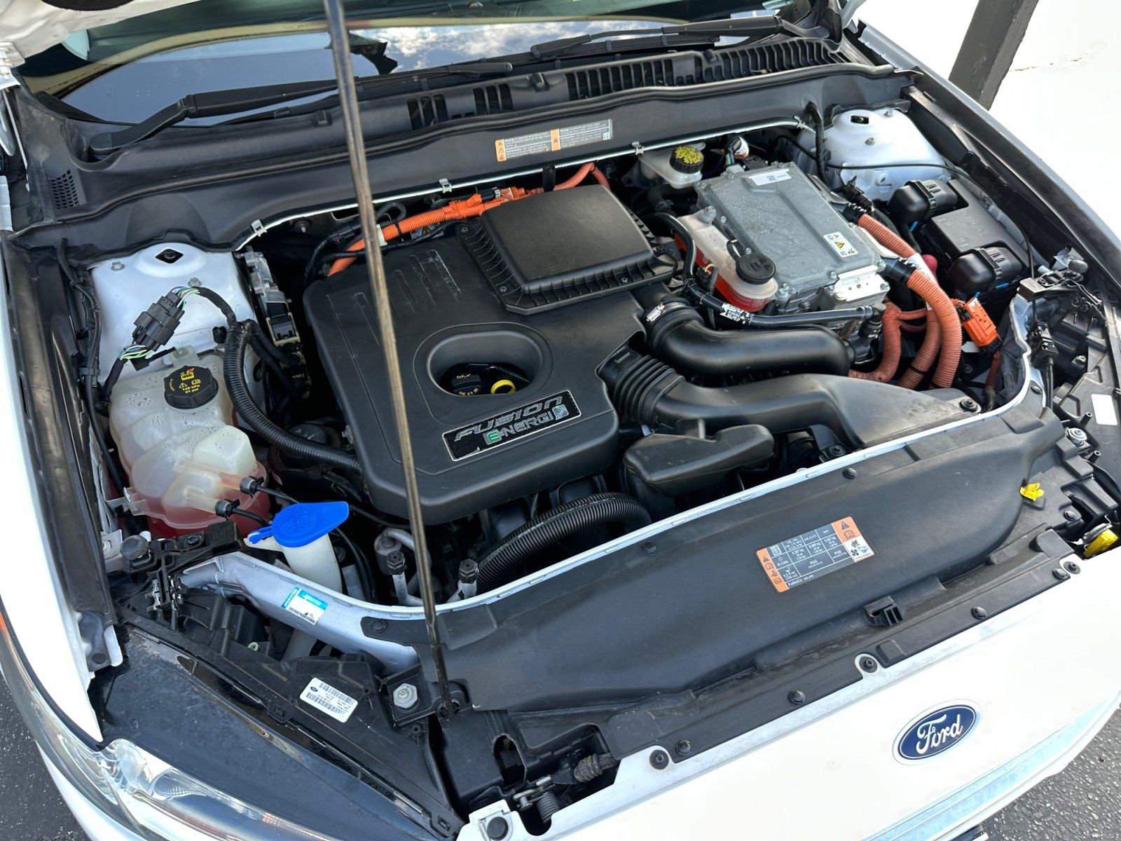 Used 2016 Ford Fusion Energi SE FWD image 16
