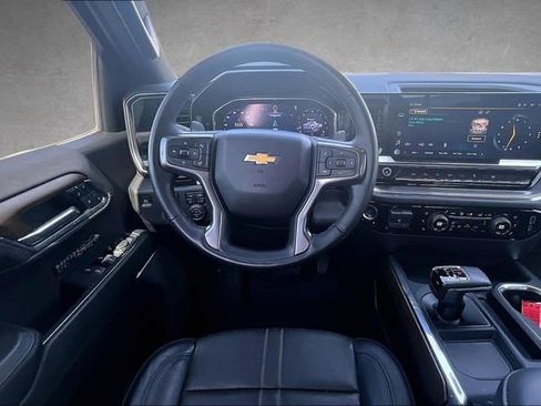 Used 2024 Chevrolet Silverado 1500 High Country w/ Technology Package AWD/4WD image 5