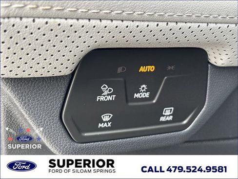 Used 2025 Volkswagen Atlas Peak Edition SE AWD/4WD image 28