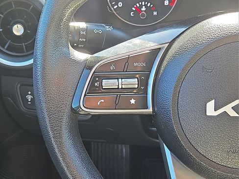 Used 2024 Kia Forte LXS image 18
