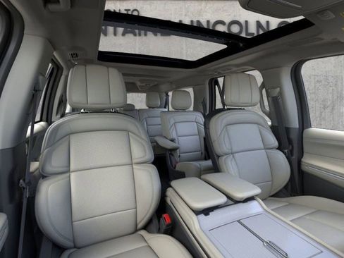 New 2026 Lincoln Navigator L Reserve AWD/4WD image 10