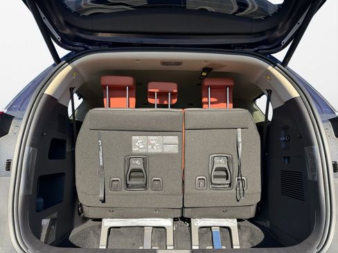 New 2026 Kia Carnival EX FWD image 18