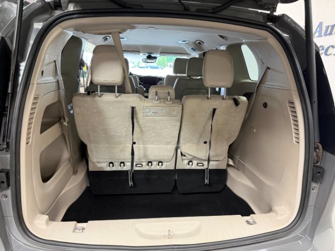Used 2021 Chrysler Pacifica Touring-L FWD image 27