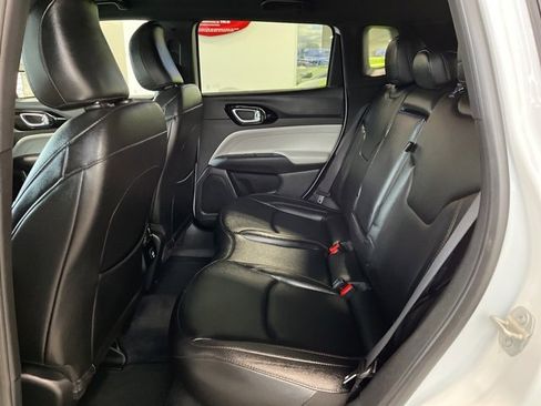 Certified 2024 Jeep Compass Limited image 11