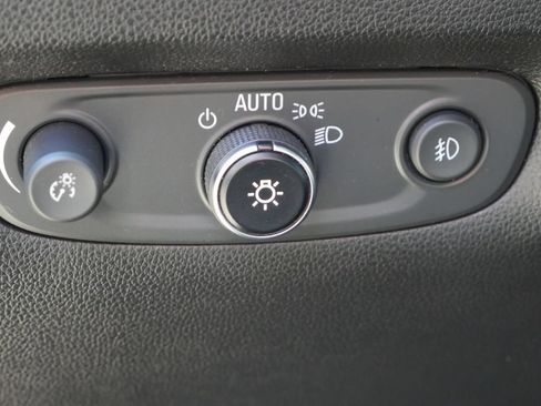 Used 2018 Chevrolet Traverse Premier AWD/4WD image 26