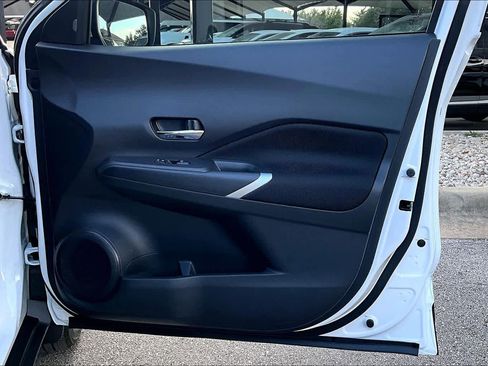 Certified 2024 Nissan Kicks SV image 22