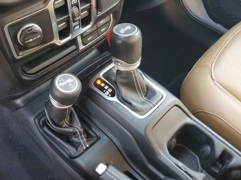 Certified 2022 Jeep Wrangler Unlimited Sahara w/ Cold Weather Group image 18