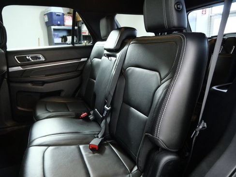 Used 2018 Ford Explorer Limited AWD/4WD image 14