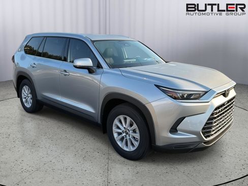 New 2026 Toyota Grand Highlander FWD image 8