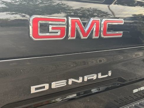 Used 2025 GMC Sierra 1500 Denali AWD/4WD image 10